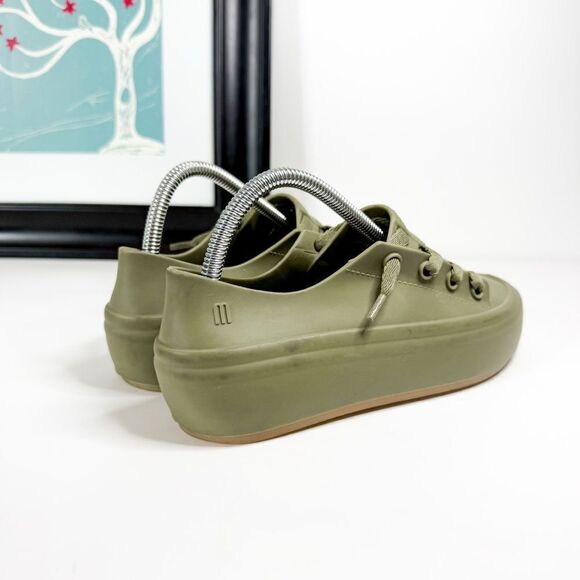 Melissa Possession Sneaker in Olive Green | Size 8 | Waterproof & Vegan - Picture 5 of 10